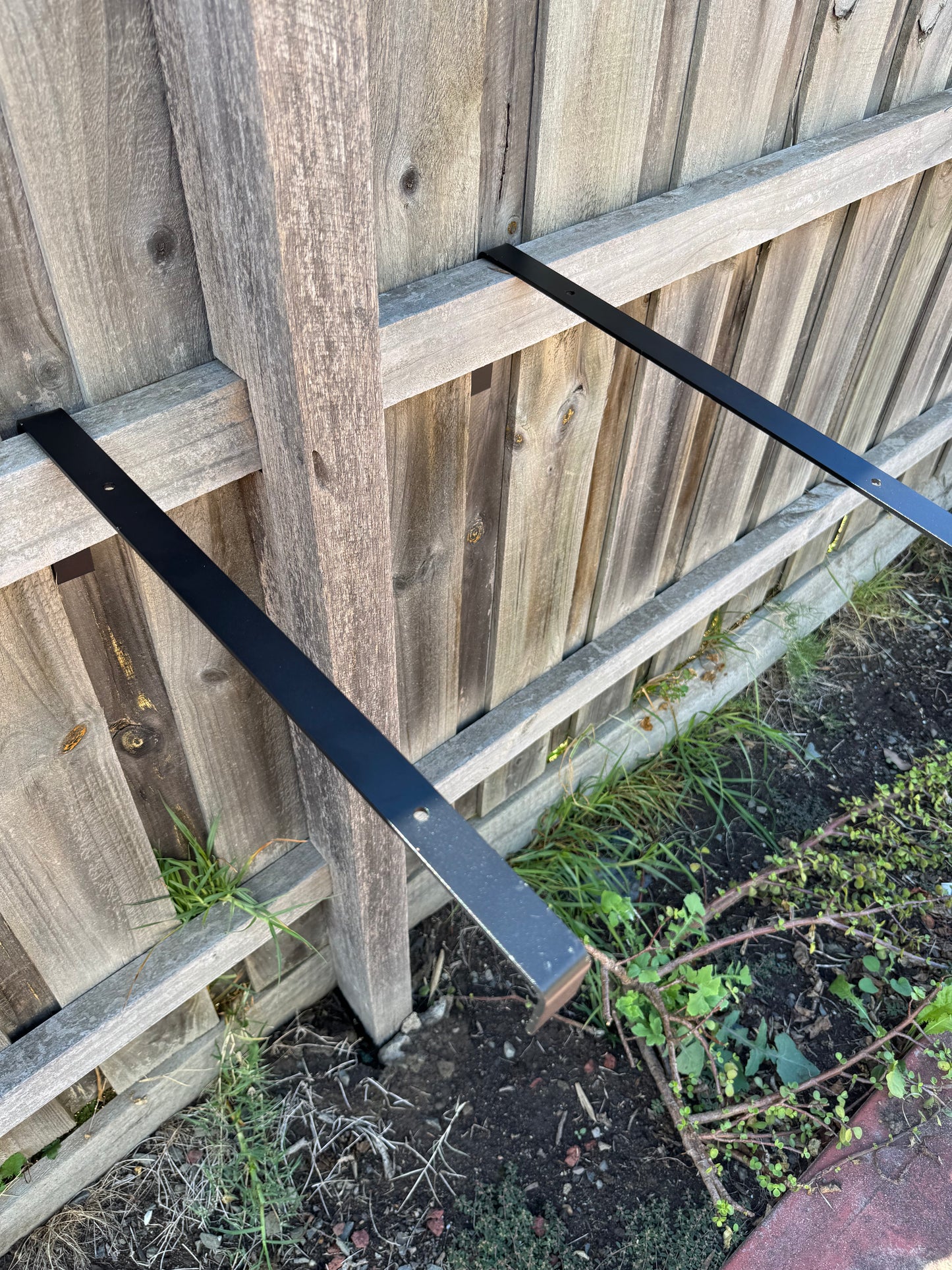 J-Brackets (Steel, powder-coated)